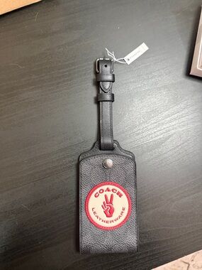Coach NWT Black Leather Luggage Tag